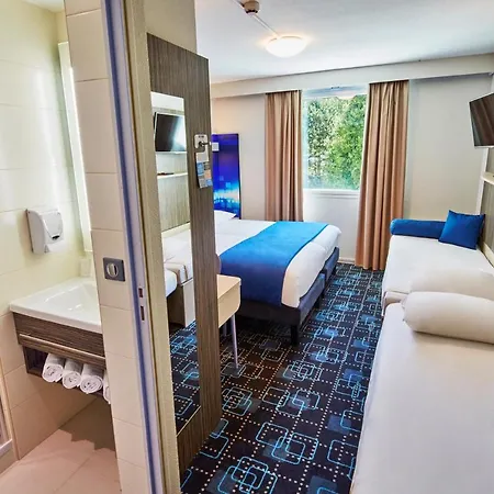 Kyriad Poitiers Jules Verne Site Du Futuroscope 酒店