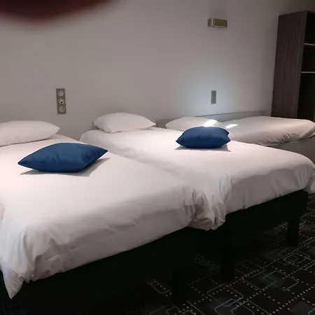 Kyriad Poitiers Jules Verne Site Du Futuroscope Hotel 3*