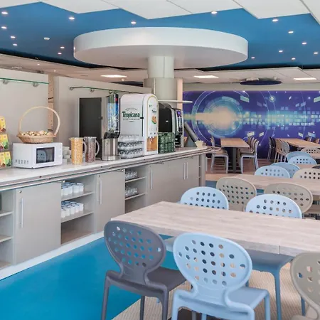 Kyriad Poitiers Jules Verne Site Du Futuroscope 3* 沙斯讷伊迪普瓦图