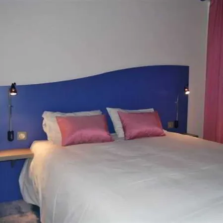 Kyriad Poitiers Jules Verne Site Du Futuroscope Hotel 3*