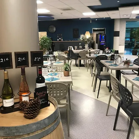 Kyriad Poitiers Jules Verne Site Du Futuroscope Hotel