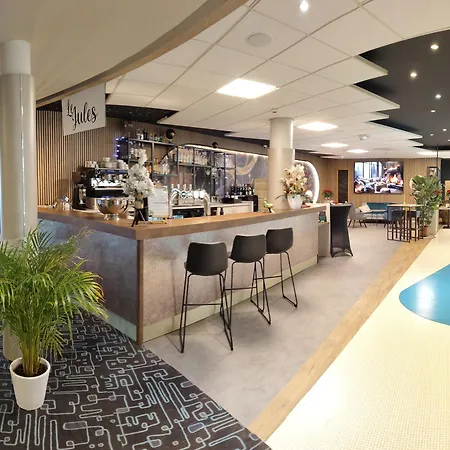 Hotel Kyriad Poitiers Jules Verne Site Du Futuroscope 3*