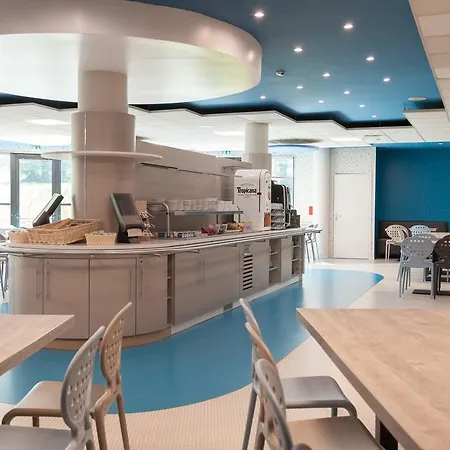 Otel Kyriad Poitiers Jules Verne Site Du Futuroscope 3*