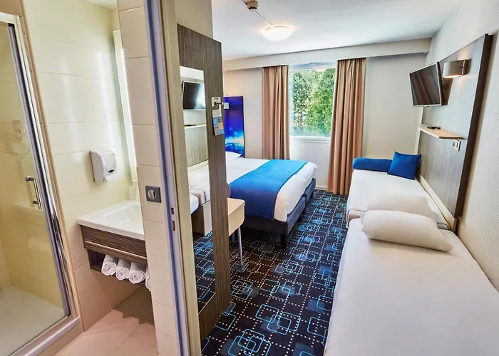 Kyriad Poitiers Jules Verne Site Du Futuroscope Hotel