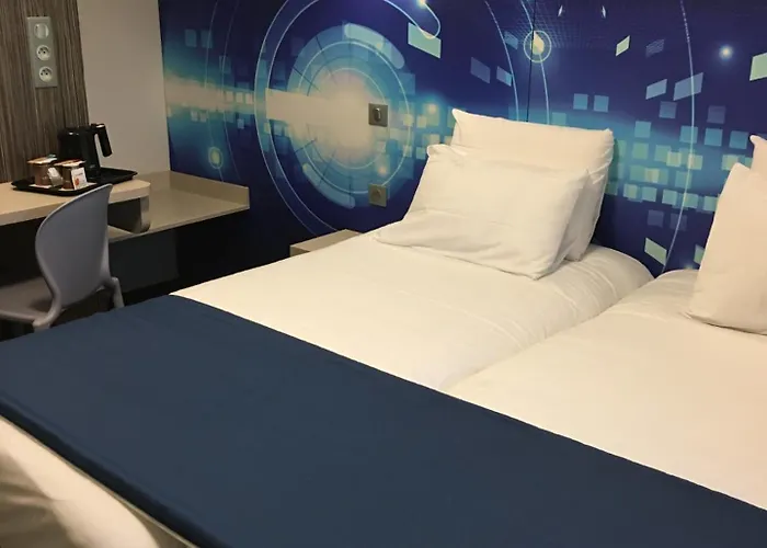 Kyriad Poitiers Jules Verne Site Du Futuroscope Hotel 3*