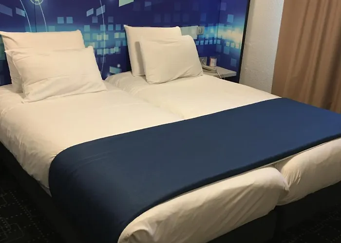 Kyriad Poitiers Jules Verne Site Du Futuroscope Hotel