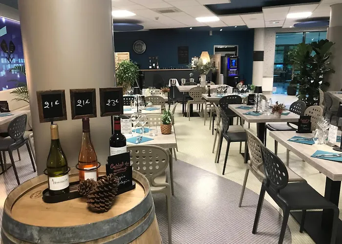 Kyriad Poitiers Jules Verne Site Du Futuroscope Hotel