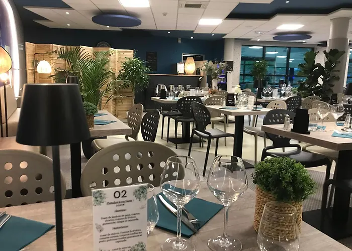 Hotel Kyriad Poitiers Jules Verne Site Du Futuroscope