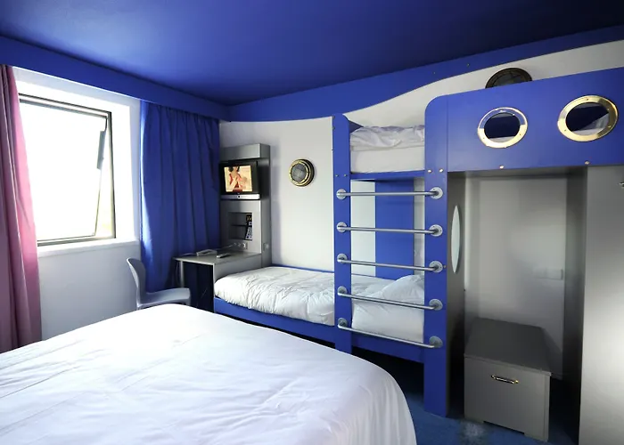 Kyriad Poitiers Jules Verne Site Du Futuroscope Hotel 3*