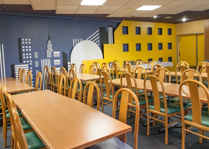 Kyriad Poitiers Jules Verne Site Du Futuroscope