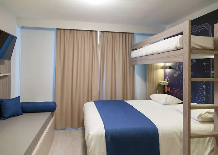 Kyriad Poitiers Jules Verne Site Du Futuroscope Hotel