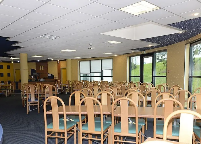 Kyriad Poitiers Jules Verne Site Du Futuroscope Hotel 3*